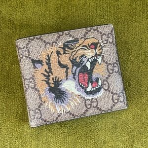 GUCCI GG SUPREME Tiger Head Wallet